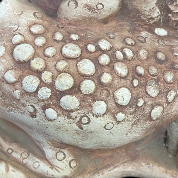 Set of 2, EUC/GUC Vintage 1984, Pompadour Frog & Tree Stump Small Planters - Picture 9 of 15